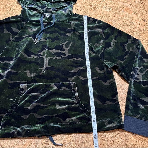 Pam & Gela Camouflage Velvet Crop Boxy Hoodie Sweatshirt Sz S - Picture 10 of 15